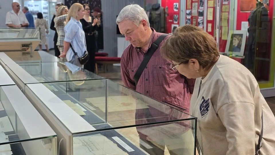 В Иркутске открылась историко-документальная выставка «Сохраняя память веков: архитектурные традиции России, Монголии и Кореи» В Иркутске открылась историко-документальная выставка «Сохраняя память веков: архитектурные традиции России, Монголии и Кореи»