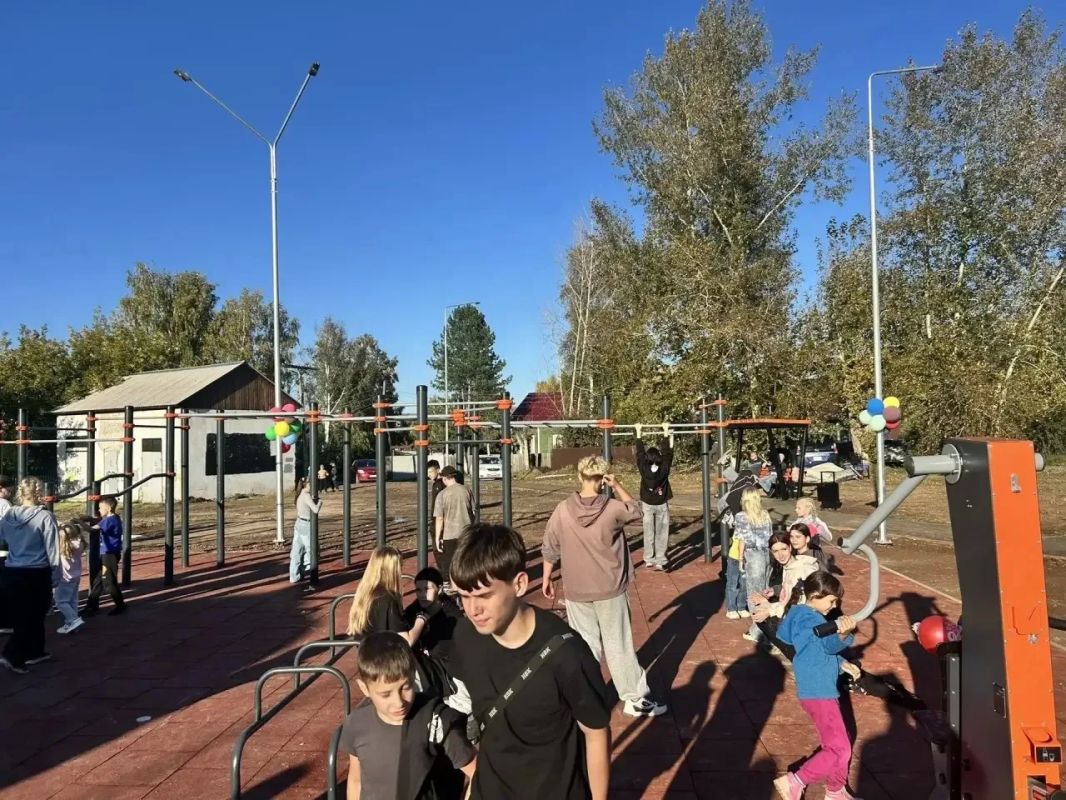 «Умная» спортивная площадка открылась в Братске «Умная» спортивная площадка открылась в Братске