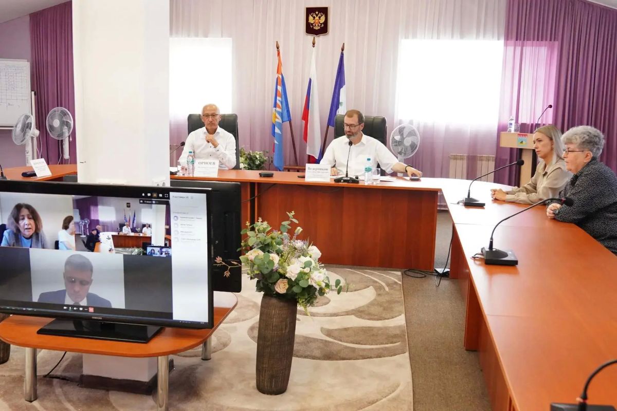 Вопросы доступности медпомощи, упрощения процедуры получения справок для детей с ограниченными возможностями здоровья и реабилитации участников СВО стали темами приема граждан, который провел Александр Ведерников в Свирске Вопросы доступности медпомощи, упрощения процедуры получения справок для детей с ограниченными возможностями здоровья и реабилитации участников СВО стали темами приема граждан, который провел Александр Ведерников в Свирске
