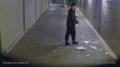А кому-то в Иркутске настолько нечем заняться, что в полночь он пошел отдирать плитку в подземном переходе на бульваре Рябикова
