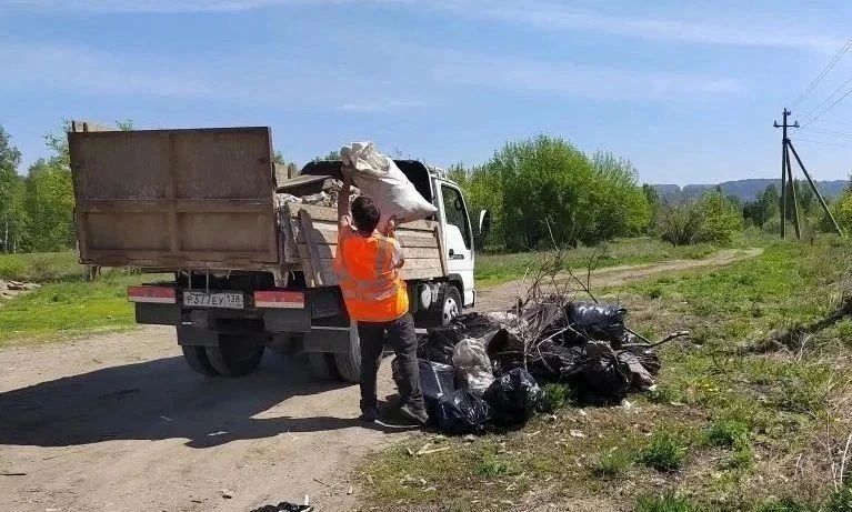 Штраф до 50 000 рублей: чем грозит выброс мусора мимо контейнера в Иркутске Штраф до 50 000 рублей: чем грозит выброс мусора мимо контейнера в Иркутске