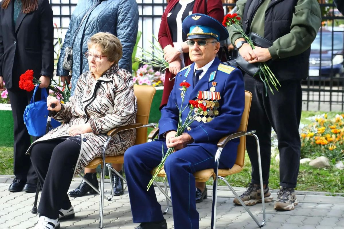 Церемония открытия мемориальной доски кавалеру ордена Мужества Евгению Суслову прошла в Иркутске Церемония открытия мемориальной доски кавалеру ордена Мужества Евгению Суслову прошла в Иркутске