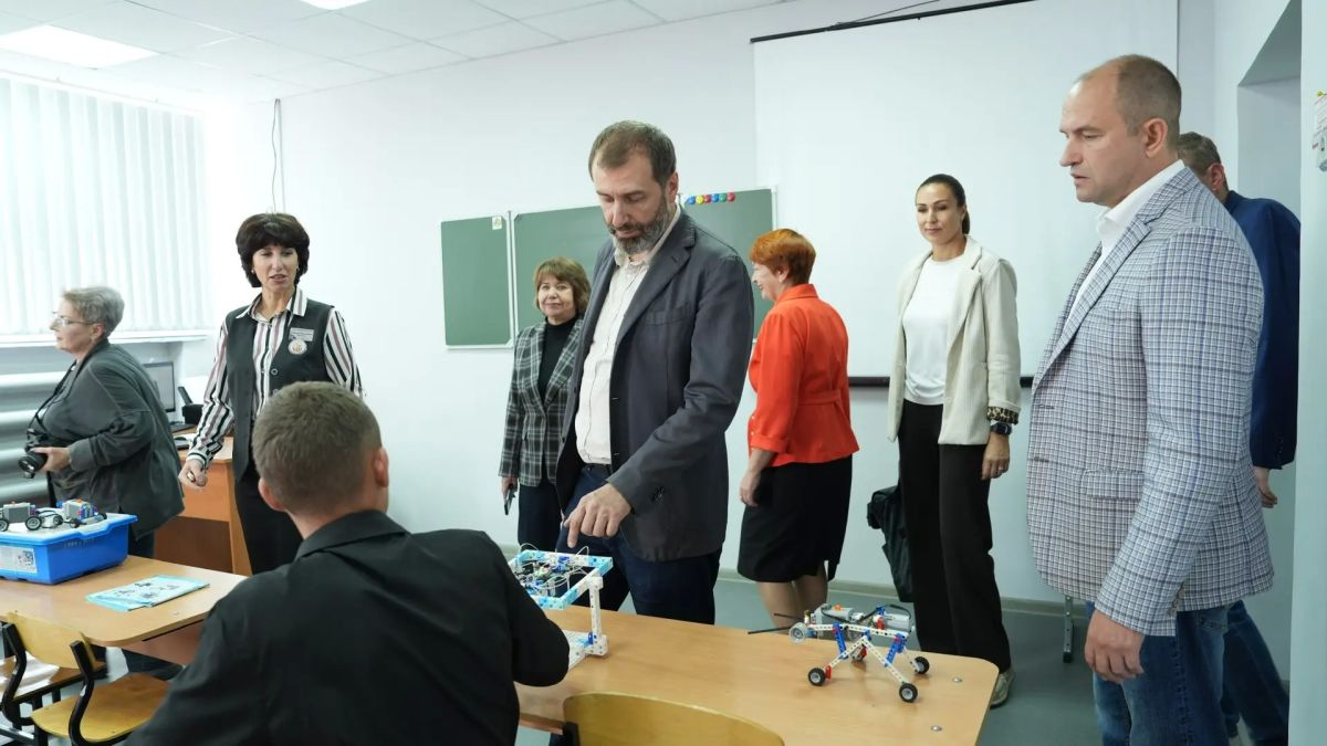 Областные парламентарии обсудили с жителями Кимильтея перспективы инициативного бюджетирования Областные парламентарии обсудили с жителями Кимильтея перспективы инициативного бюджетирования