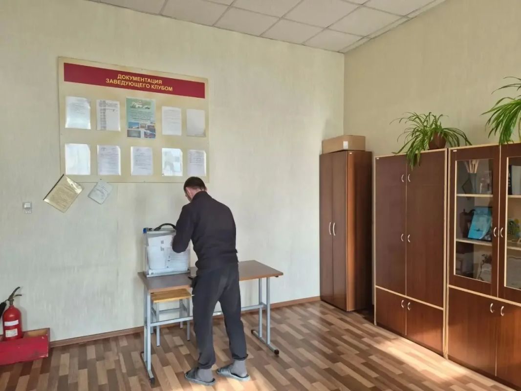 Первый день голосования: Уполномоченный проверила ход выборов в войсковой части на ст. Батарейная Первый день голосования: Уполномоченный проверила ход выборов в войсковой части на ст. Батарейная