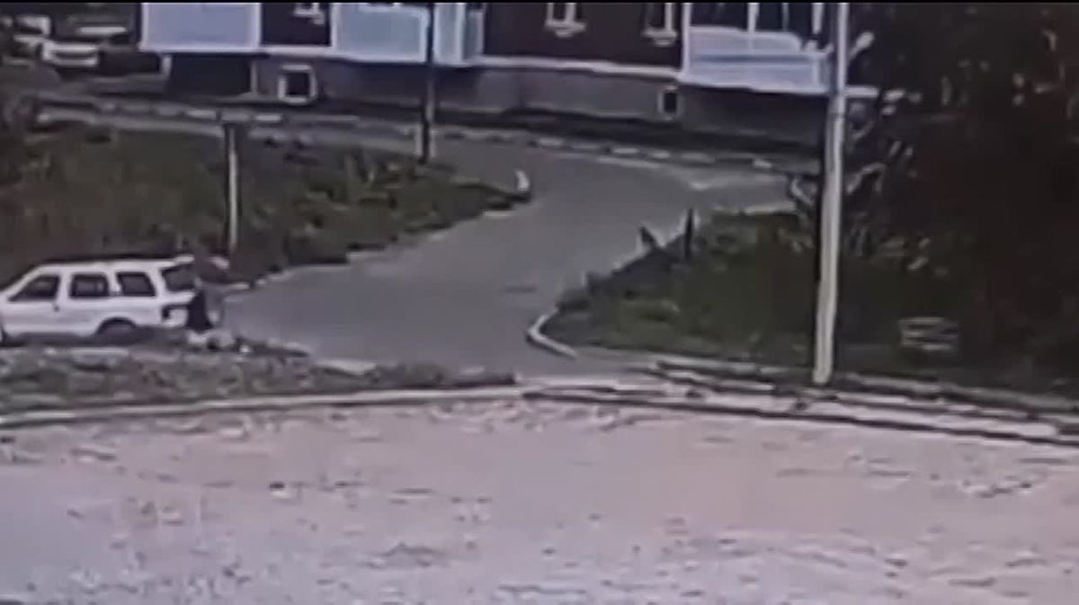 Дети на электросамокате влетели во внедорожник в Шелехове