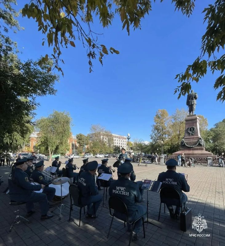В Иркутске духовой оркестр Главного управления провел очередную профилактическую акцию В Иркутске духовой оркестр Главного управления провел очередную профилактическую акцию