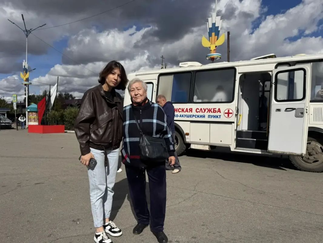 Медицинские работники обследуют население на избирательных участках в Приангарье Медицинские работники обследуют население на избирательных участках в Приангарье