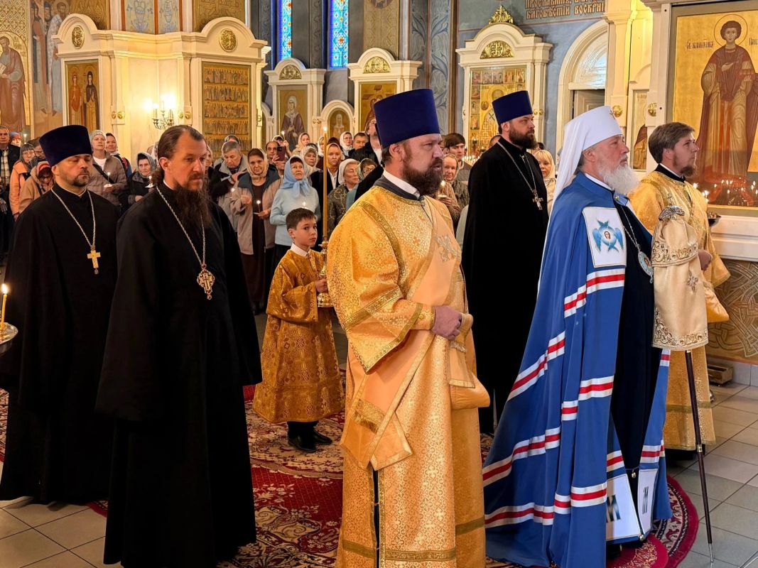 Свято-Троицкий собор Ангарска отметил 20-летие со дня создания Свято-Троицкий собор Ангарска отметил 20-летие со дня создания