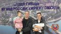 Молодые родители поблагодарили инспекторов ДПС за помощь по дороге в роддом