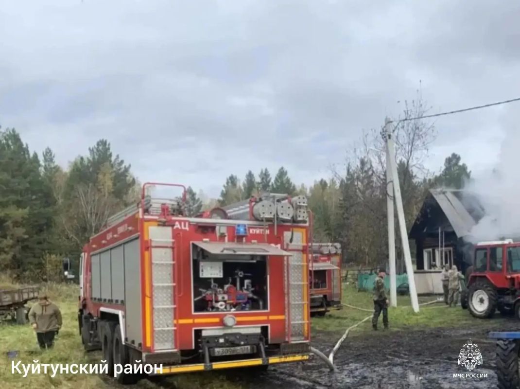 За прошедшие сутки сотрудники МЧС ликвидировали пожары в двух жилых домах