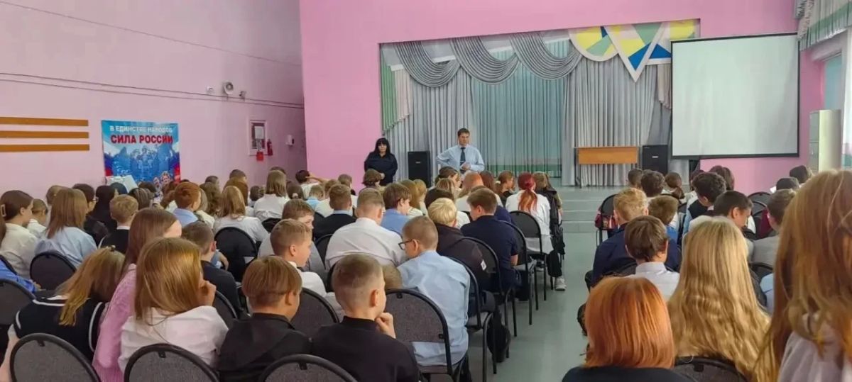 Активная работа по профилактике безопасности на объектах железнодорожного транспорта продолжается во всех подразделениях транспортной полиции Прибайкалья Активная работа по профилактике безопасности на объектах железнодорожного транспорта продолжается во всех подразделениях транспортной полиции Прибайкалья