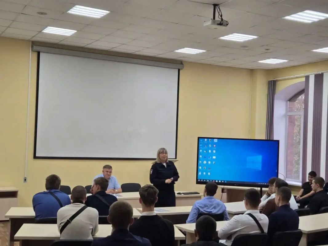 Активная работа по профилактике безопасности на объектах железнодорожного транспорта продолжается во всех подразделениях транспортной полиции Прибайкалья Активная работа по профилактике безопасности на объектах железнодорожного транспорта продолжается во всех подразделениях транспортной полиции Прибайкалья