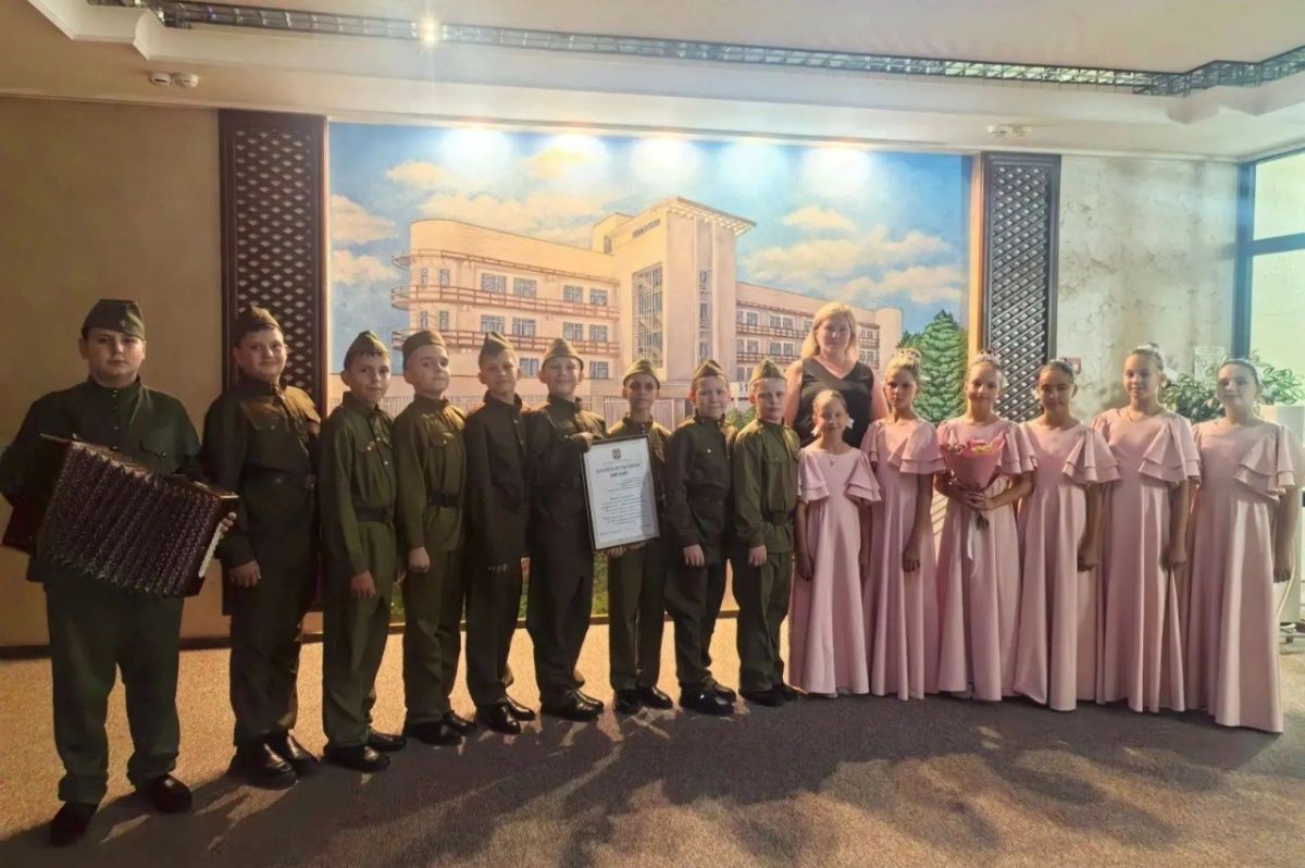 Кадетский хор из Хомутово выступил на фестивале «Песня тоже воевала»