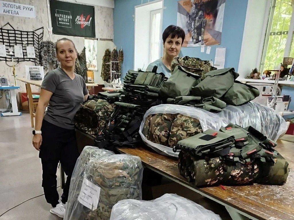 Иркутские волонтёры собрали для военнослужащих крупную партию помощи