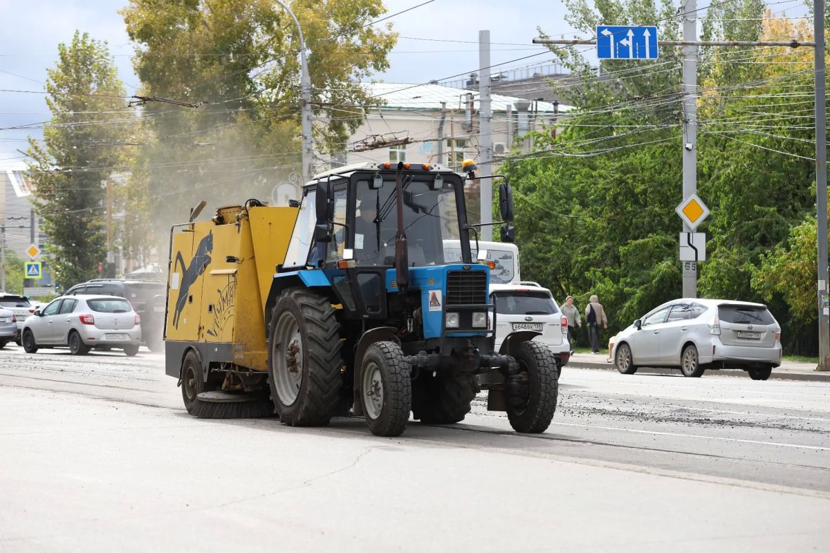 На улице Ленина в Иркутске обновляют дорожное покрытие На улице Ленина в Иркутске обновляют дорожное покрытие