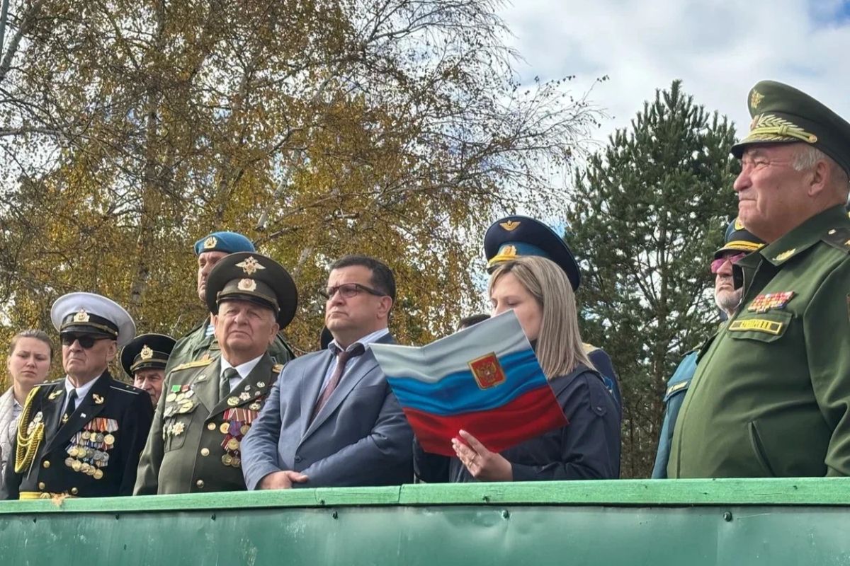 В Усольском кадетском корпусе установили бюст Героя Советского Союза Валерия Востротина В Усольском кадетском корпусе установили бюст Героя Советского Союза Валерия Востротина