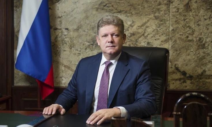 Поздравление полномочного представителя Президента Российской Федерации в Сибирском федеральном округе с Днём учителя