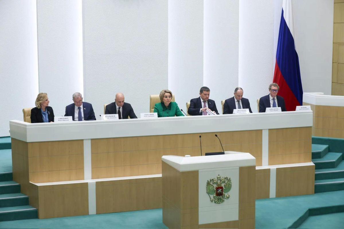 Александр Ведерников принял участие в парламентских слушаниях о проекте федерального бюджета на ближайшие три года Александр Ведерников принял участие в парламентских слушаниях о проекте федерального бюджета на ближайшие три года