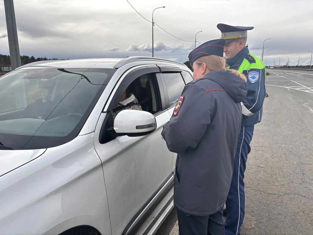 В Нижнеудинске сотрудники Госавтоинспекции вышли на федеральную автодорогу с призывом о соблюдении правил использования ремней безопасности и детских удерживающих устройств В Нижнеудинске сотрудники Госавтоинспекции вышли на федеральную автодорогу с призывом о соблюдении правил использования ремней безопасности и детских удерживающих устройств