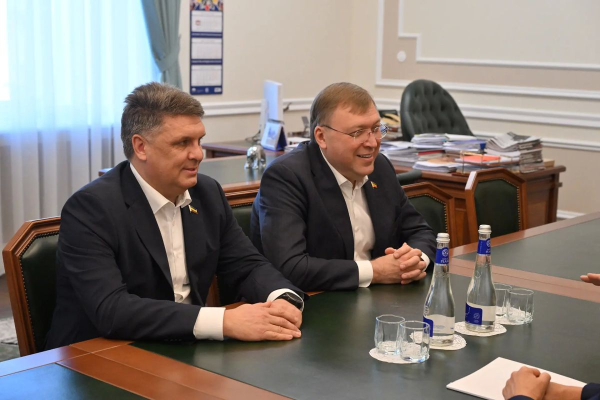 Александр Ведерников встретился с председателем Законодательного Собрания Ростовской области Александр Ведерников встретился с председателем Законодательного Собрания Ростовской области