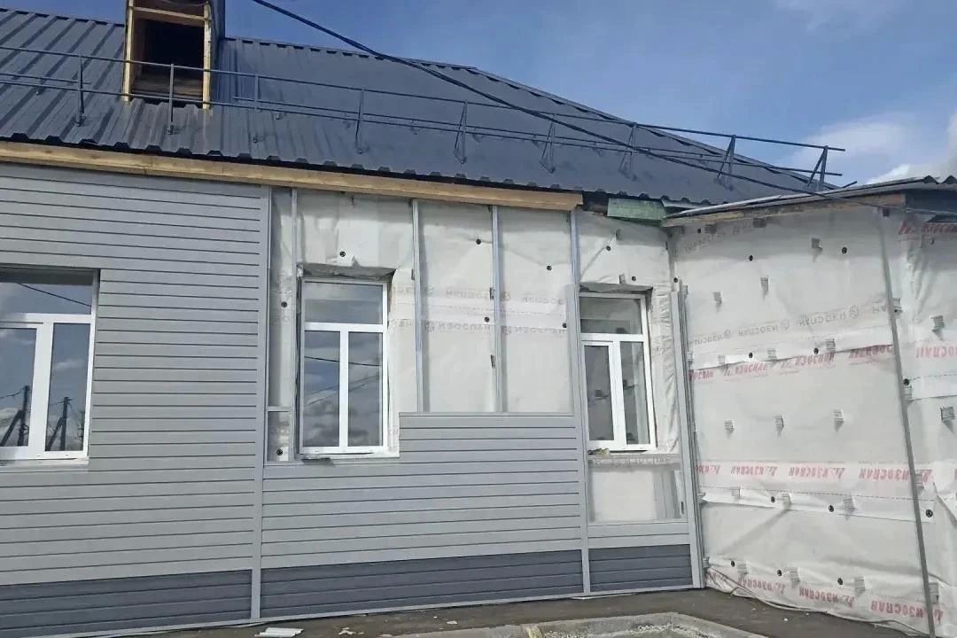 В селе Большая Елань завершается капремонт здания Детской школы искусств В селе Большая Елань завершается капремонт здания Детской школы искусств