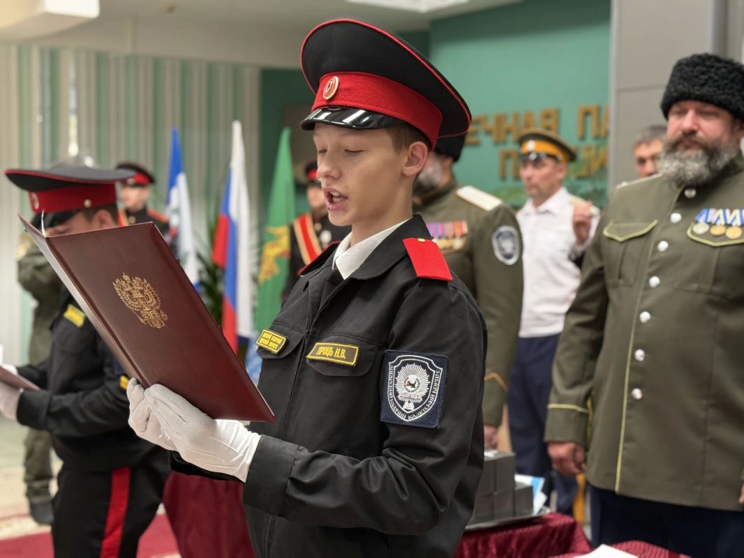 Воспитанники Ангарского казачьего кадетского корпуса дали клятву быть верными сынами России Воспитанники Ангарского казачьего кадетского корпуса дали клятву быть верными сынами России