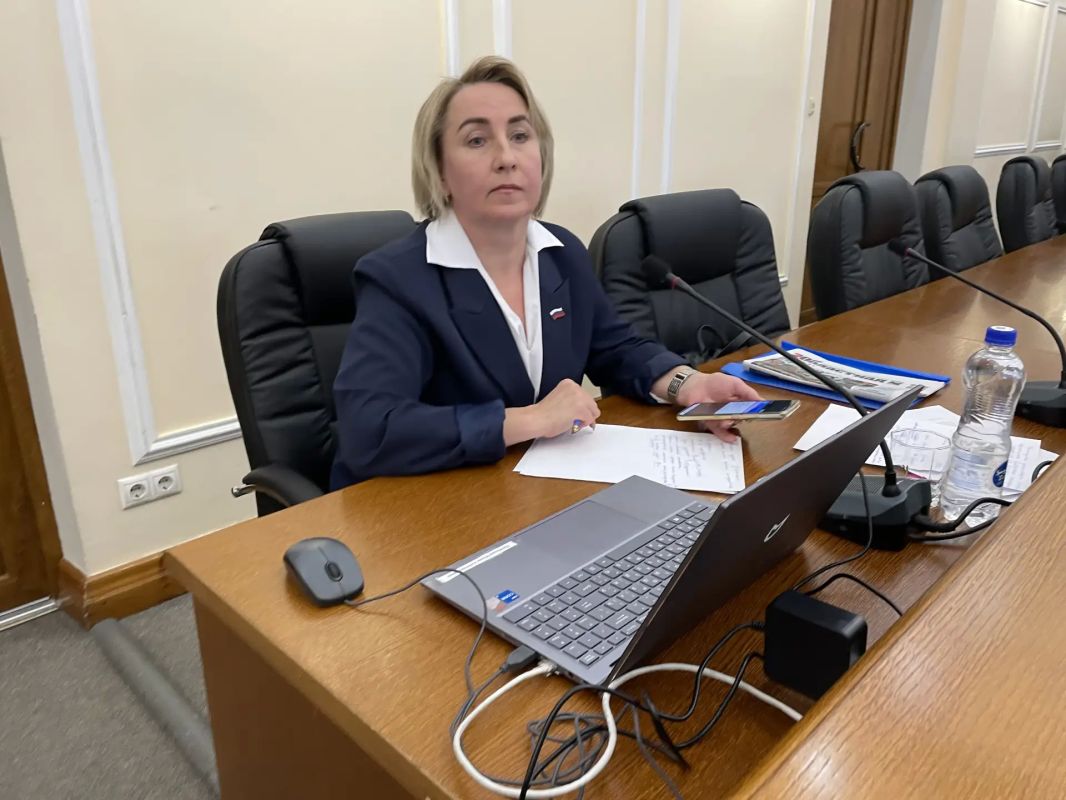 Проблему массового выхода медведей к населенным пунктам и пути её решения на профильной комиссии обсудили депутаты ангарской Думы Проблему массового выхода медведей к населенным пунктам и пути её решения на профильной комиссии обсудили депутаты ангарской Думы