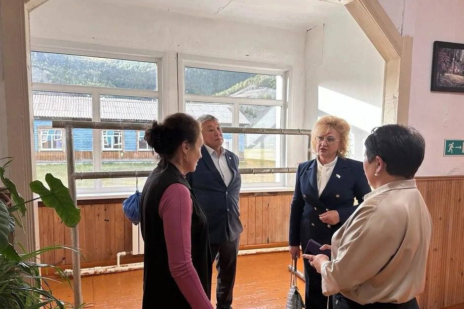 Галина Кудрявцева оценила инициативные проекты в Ольхонском районе Галина Кудрявцева оценила инициативные проекты в Ольхонском районе
