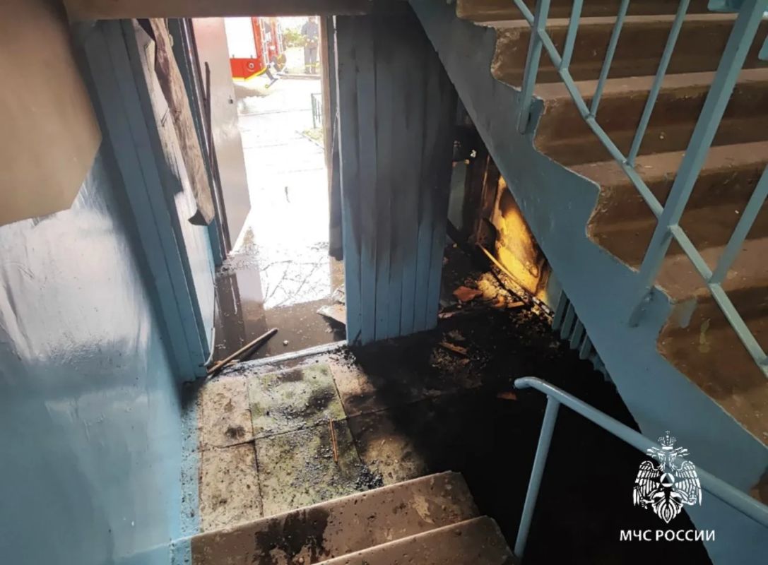 Огнеборцы МЧС России спасли на пожаре в Братске двух человек