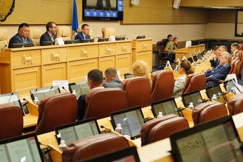 В Законодательном Собрании Иркутской области стартовала 43 сессия