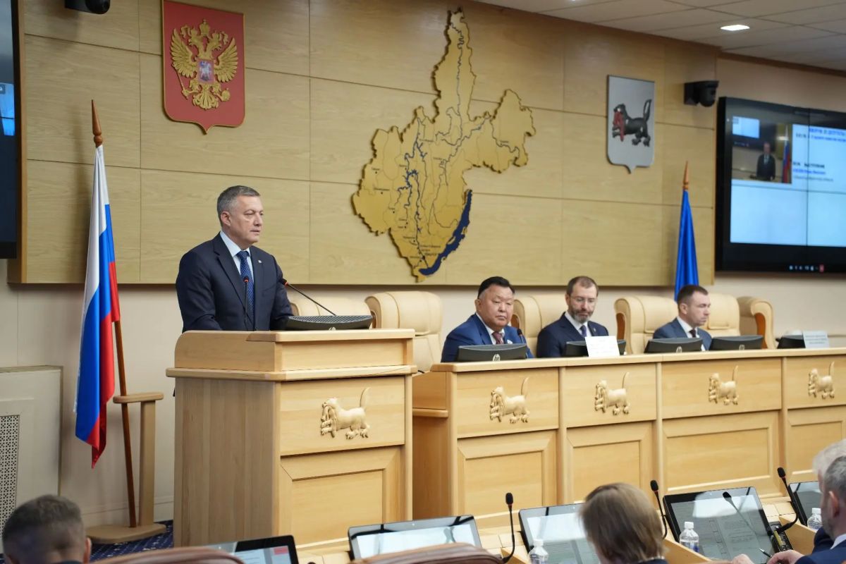 В Иркутской области в первом чтении приняты законопроекты, расширяющие меры поддержки членов семей участников СВО