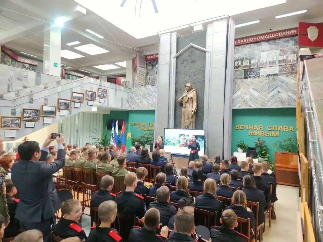 Кузьма Алдаров помог организовать фотовыставку о военной истории России и Монголии Кузьма Алдаров помог организовать фотовыставку о военной истории России и Монголии