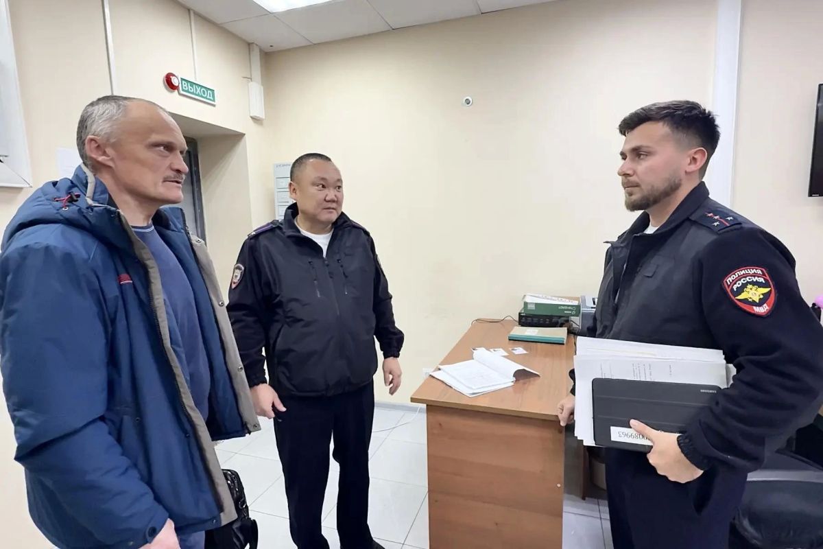 В Иркутске председатель Общественного совета проверил работу отдела полиции №8 В Иркутске председатель Общественного совета проверил работу отдела полиции №8