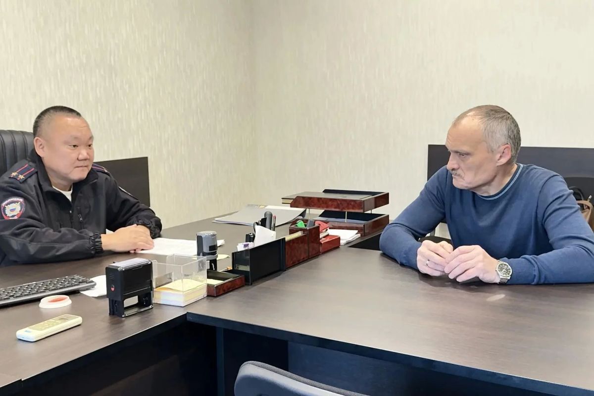 В Иркутске председатель Общественного совета проверил работу отдела полиции №8