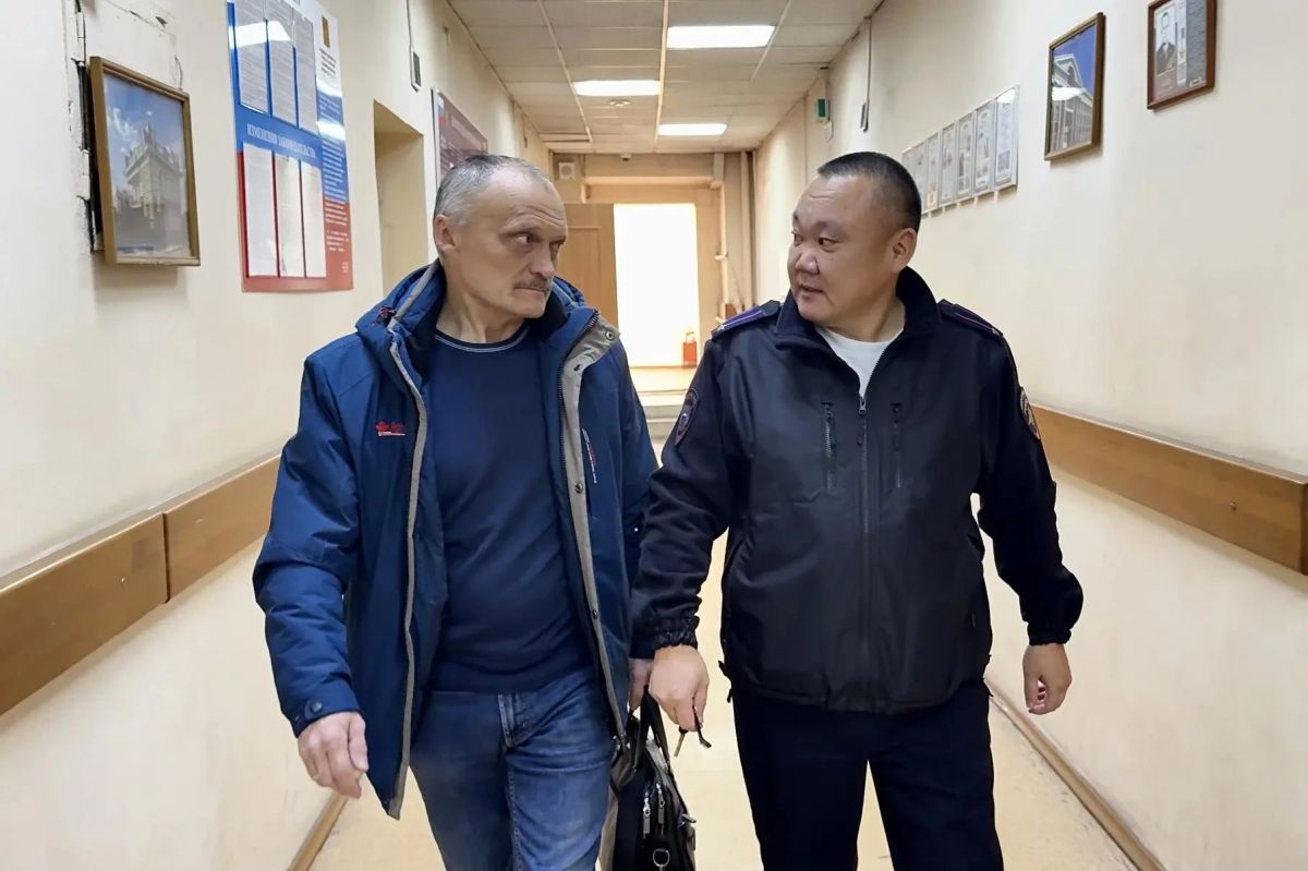 В Иркутске председатель Общественного совета проверил работу отдела полиции №8 В Иркутске председатель Общественного совета проверил работу отдела полиции №8