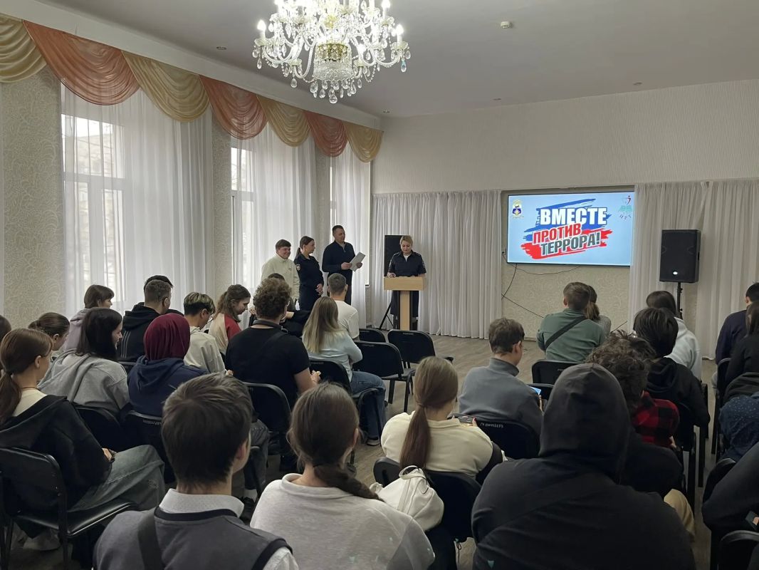 Сотрудники транспортной полиции посетили Иркутский реабилитационный техникум, где провели профилактическое мероприятие для обучающихся
