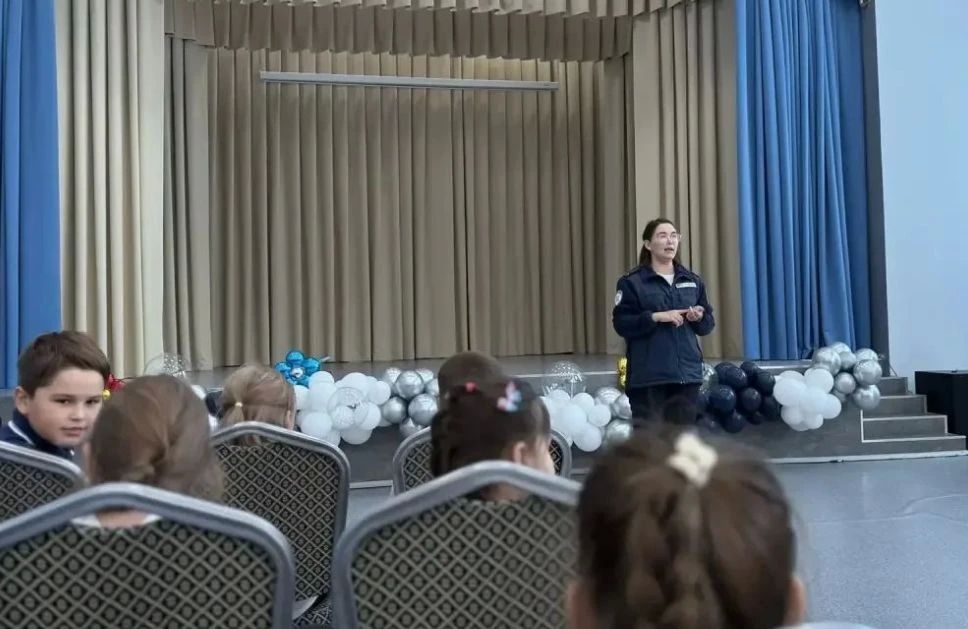 «Предупрежден - значит вооружен!» - в Шелехове ЮИДовцы проводят разъяснительную работу среди сверстников «Предупрежден - значит вооружен!» - в Шелехове ЮИДовцы проводят разъяснительную работу среди сверстников