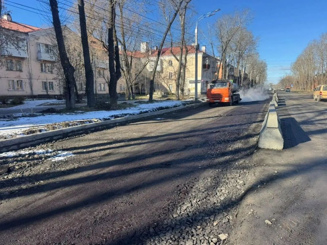 Больше 1400 тонн асфальта уложили в Иркутске за сутки Больше 1400 тонн асфальта уложили в Иркутске за сутки