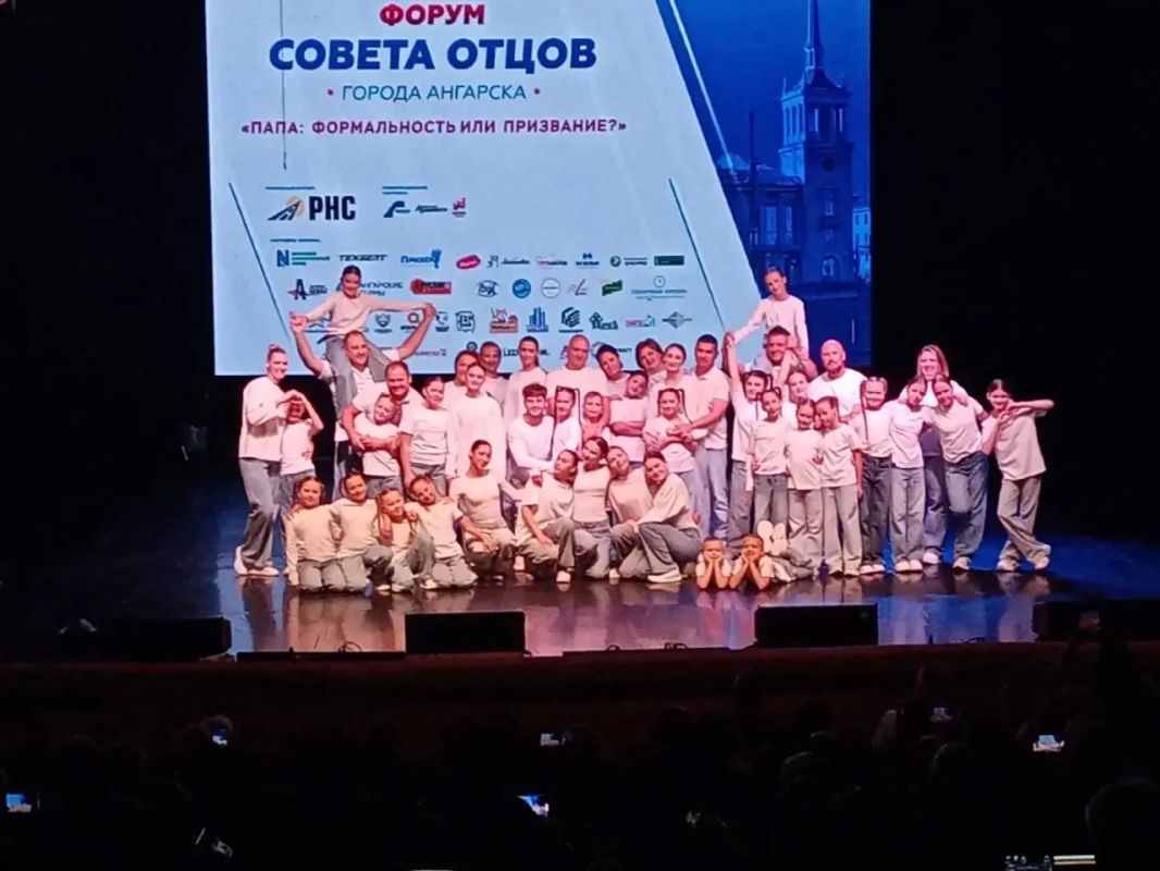 Накануне специалист аппарата Уполномоченного по правам человека в Иркутской области по поручению Светланы Семеновой принял участие в первом региональном Форуме отцов: "ПАПА: формальность или призвание", организованном... Накануне специалист аппарата Уполномоченного по правам человека в Иркутской области по поручению Светланы Семеновой принял участие в первом региональном Форуме отцов: "ПАПА: формальность или призвание", организованном...