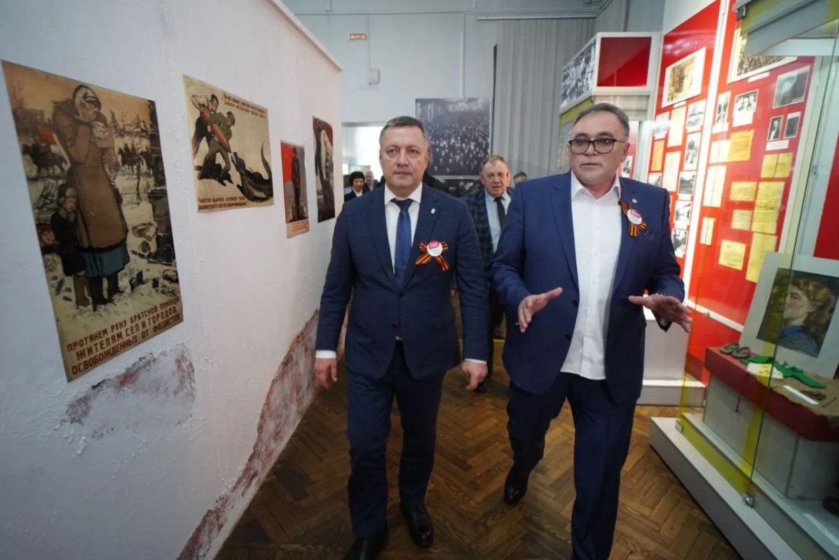 Игорь Кобзев: Указом Президента РФ почетного звания «Заслуженный работник культуры Российской Федерации» удостоен директор Иркутского областного краеведческого музея имени Муравьева-Амурского Сергей Геннадьевич Ступин Игорь Кобзев: Указом Президента РФ почетного звания «Заслуженный работник культуры Российской Федерации» удостоен директор Иркутского областного краеведческого музея имени Муравьева-Амурского Сергей Геннадьевич Ступин