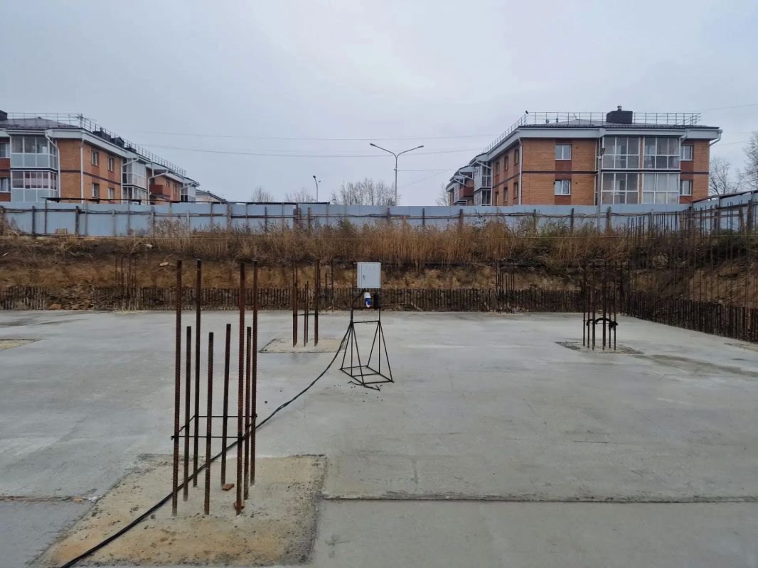 В городе Свирске продолжается возведение важного объекта культурной инфраструктуры — детской школы искусств на 650 мест В городе Свирске продолжается возведение важного объекта культурной инфраструктуры — детской школы искусств на 650 мест