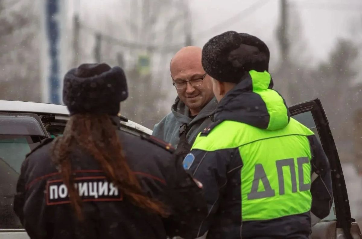 В Шелехове полицейские и дружинники провели профилактическую акцию по предупреждению мошенничества В Шелехове полицейские и дружинники провели профилактическую акцию по предупреждению мошенничества