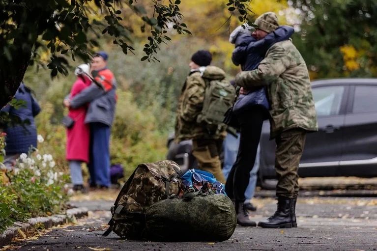 «Сняли с обмена и увезли в неизвестном направлении»: супруга спустя год дождалась бойца из украинского плена