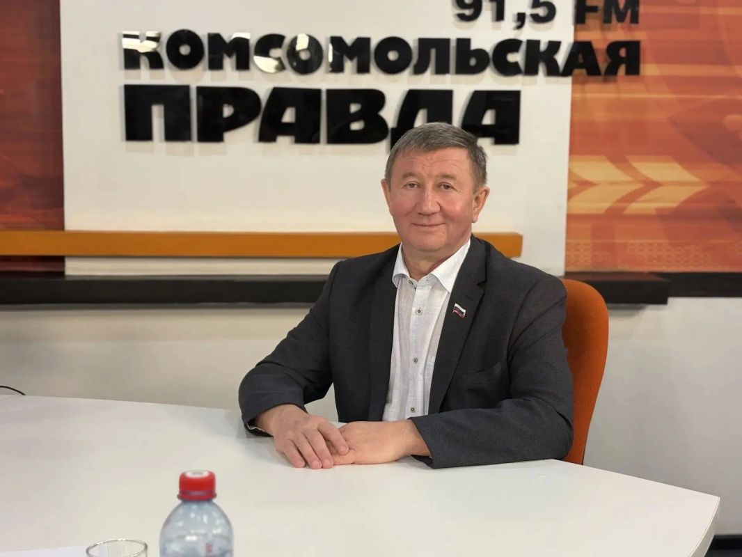 Юрий Коренев: “Мы получили положительное решение экспертизы на строительство ФОКа и сформировали участок под строительство школы искусств №9 в Топкинском”.