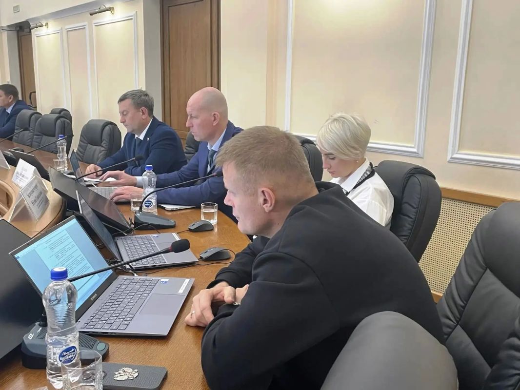 На очередном заседании Думы 27 октября депутаты рассмотрели 11 вопросов На очередном заседании Думы 27 октября депутаты рассмотрели 11 вопросов