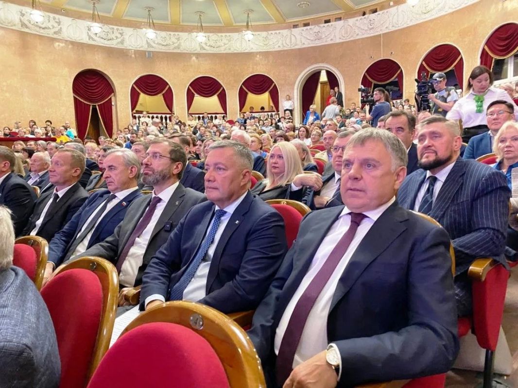 Сергей Петров: Сегодня день рождения у Губернатора Иркутской области Игоря Ивановича Кобзева Сергей Петров: Сегодня день рождения у Губернатора Иркутской области Игоря Ивановича Кобзева
