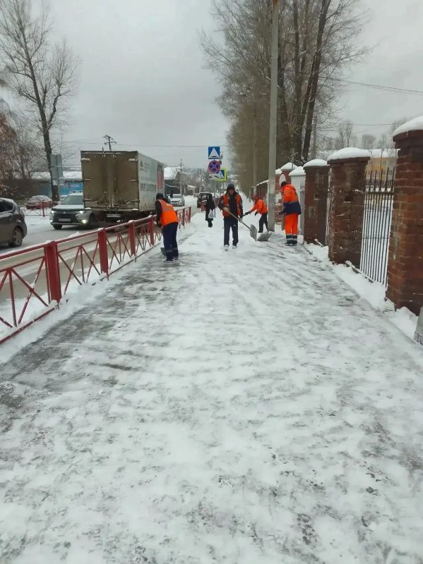 Мосты, магистрали и остановки: в Иркутске устраняют последствия непогоды Мосты, магистрали и остановки: в Иркутске устраняют последствия непогоды