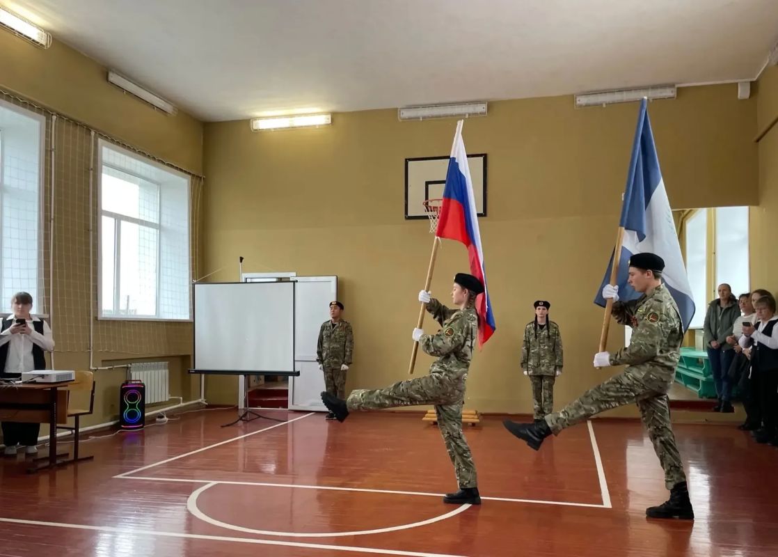 Кадеты профильного класса Следственного комитета приняли клятву Кадеты профильного класса Следственного комитета приняли клятву